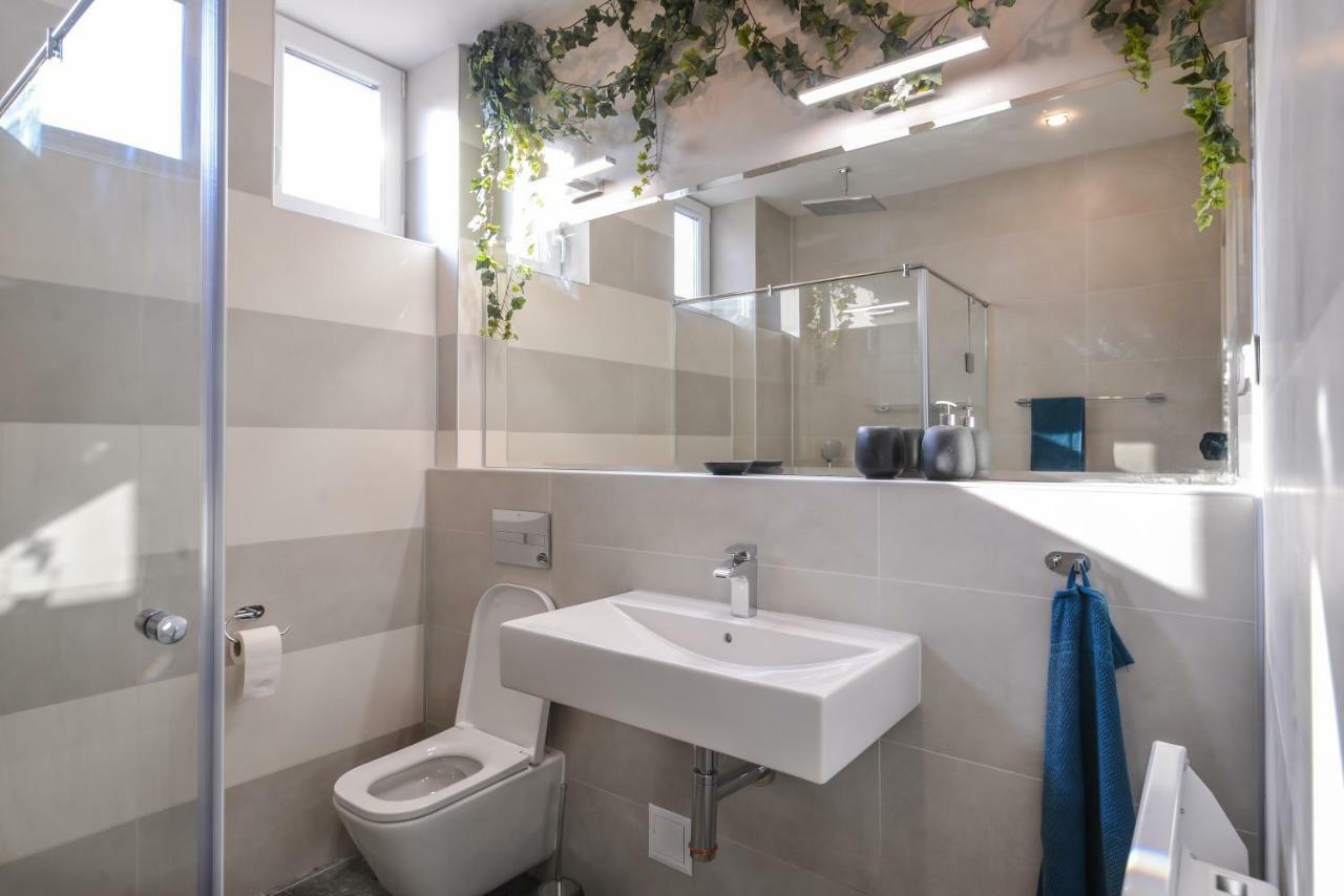 Chic 1Br With Terrace In Sofia City Center By Flat Mаnager Εξωτερικό φωτογραφία